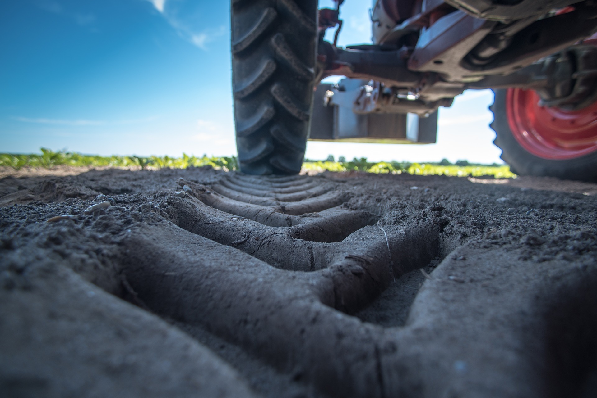 Тractor tire tracks